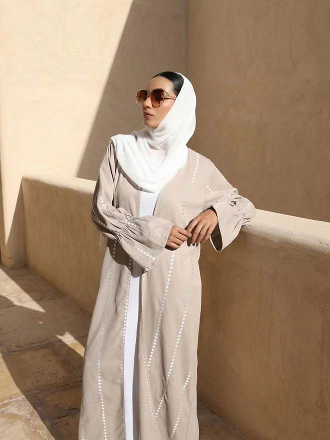 آي شين ISHIN Beige Crinkled Cotton Relaxed Abaya with Hijab
